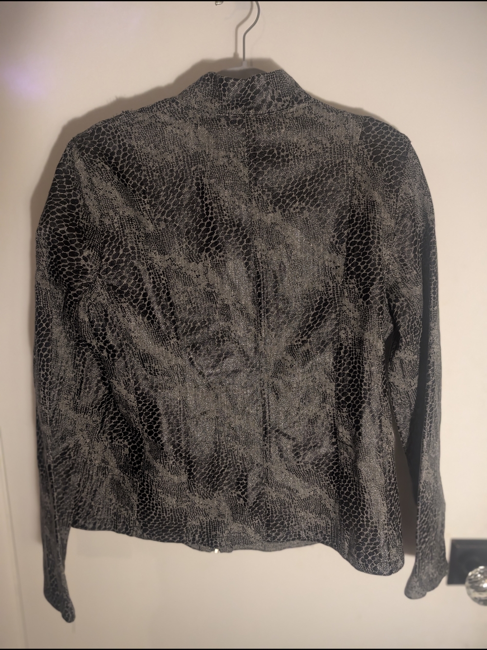 Notations Gray and Black Faux Snakeskin Zip Jacket In Petite Large - Picture 8 of 11